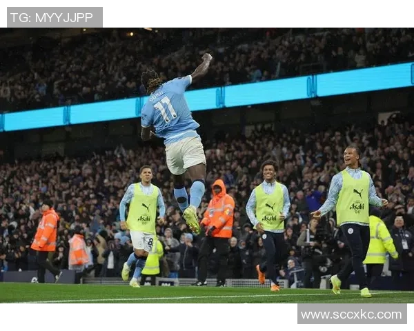 曼城与利物浦足球对决展现英超巅峰对抗的激情与魅力 曼城与利物浦足球对决展现英超巅峰对抗的激情与魅力